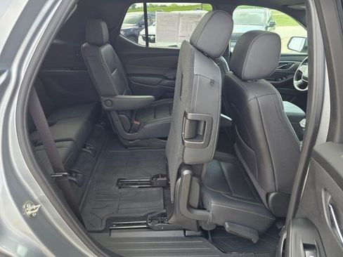 Used 2023 Chevrolet Traverse LT w/ LT Premium Package AWD/4WD image 16