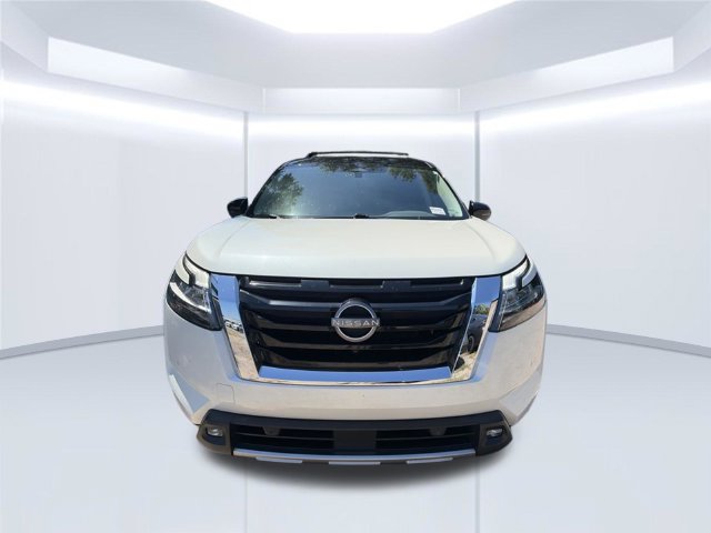 Used 2022 Nissan Pathfinder SL w/ SL Premium Package FWD image 2
