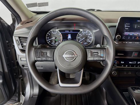 Used 2023 Nissan Rogue SV AWD/4WD image 12