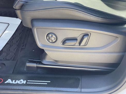 Used 2023 Audi Q5 2.0T Prestige w/ Prestige Package image 18