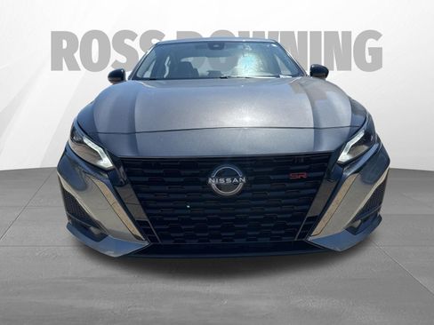 Used 2024 Nissan Altima 2.5 SR FWD image 10