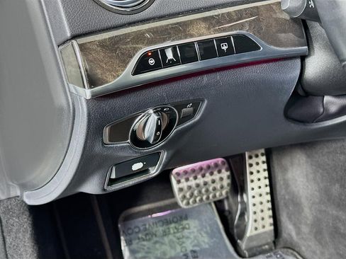 Used 2018 Mercedes-Benz S 560 Sedan image 36