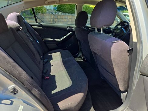 Used 2010 Nissan Altima 2.5 S FWD image 18