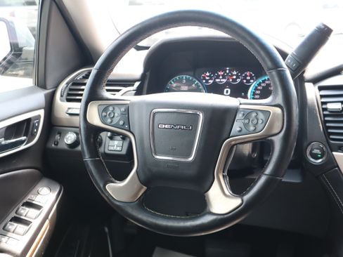 Used 2019 GMC Yukon XL Denali w/ Denali Ultimate Package AWD/4WD image 14