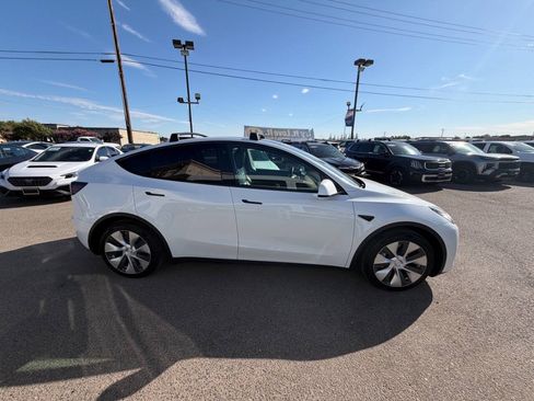 Used 2021 Tesla Model Y Long Range AWD/4WD image 5