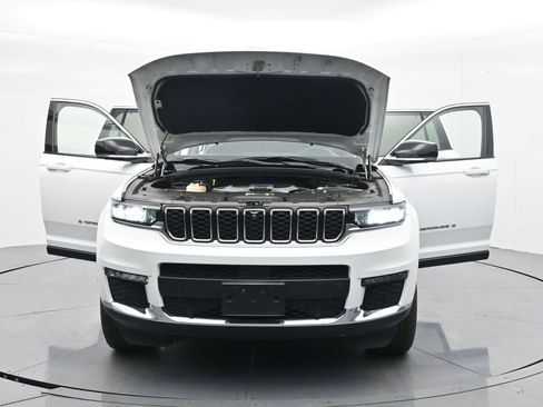 Used 2022 Jeep Grand Cherokee L Limited w/ Luxury Tech Group II image 43