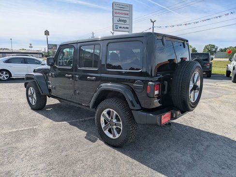 Used 2023 Jeep Wrangler Unlimited Sahara AWD/4WD image 5