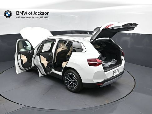 New 2026 BMW X3 xDrive30 w/ Premium Package AWD/4WD image 2