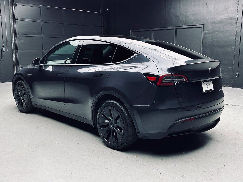 Used 2025 Tesla Model Y Long Range AWD/4WD image 4