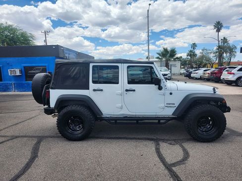 Used 2016 Jeep Wrangler Unlimited Sport AWD/4WD image 7