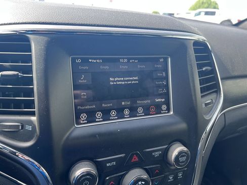 Used 2018 Jeep Grand Cherokee Limited AWD/4WD image 14