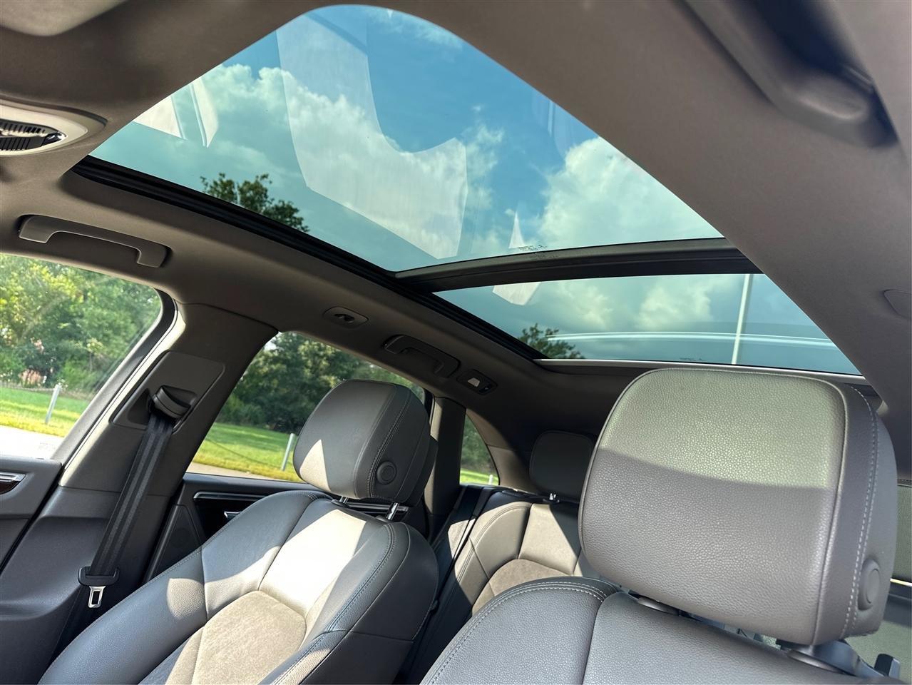 Used 2017 Porsche Macan AWD/4WD image 21