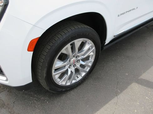 Used 2021 GMC Yukon Denali w/ Denali Ultimate Package AWD/4WD image 13