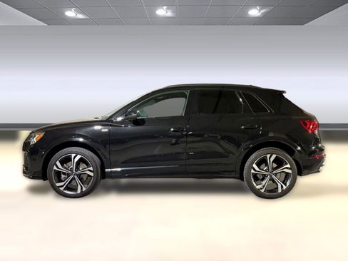 Used 2023 Audi Q3 2.0T Premium Plus w/ Premium Plus Package AWD/4WD image 2