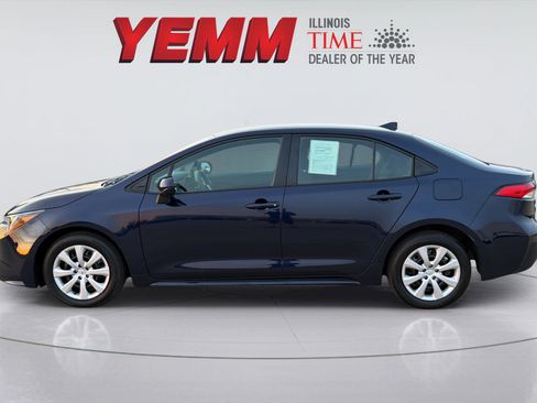 Used 2025 Toyota Corolla LE FWD image 5
