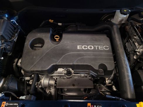 Used 2020 Chevrolet Equinox LT FWD image 30