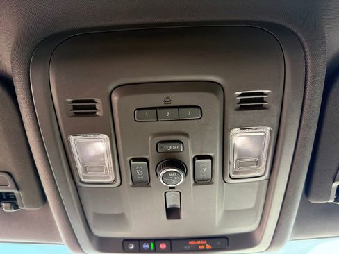 Used 2023 GMC Yukon Denali image 17