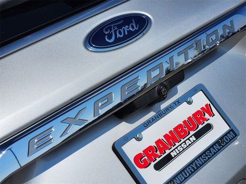 Used 2019 Ford Expedition XLT w/ Equipment Group 202A image 8