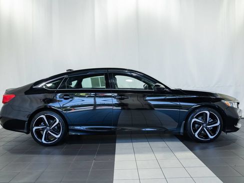 Used 2022 Honda Accord Sport image 3