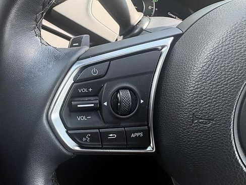 Used 2025 Acura RDX SH-AWD image 12