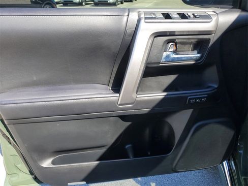 Used 2022 Toyota 4Runner Limited image 18