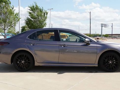 Used 2024 Toyota Camry XSE FWD image 10