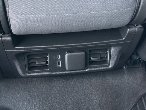 Used 2025 Chevrolet Silverado 1500 LT RWD image 15
