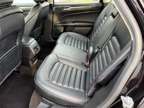 Used 2019 Ford Fusion SEL image 17