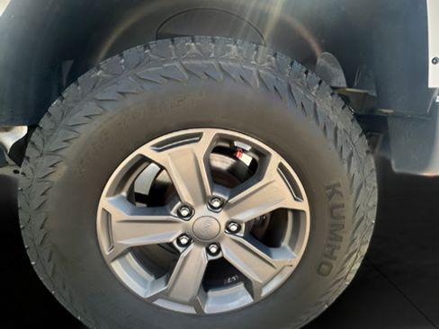 Used 2017 Jeep Wrangler Unlimited Rubicon AWD/4WD image 25