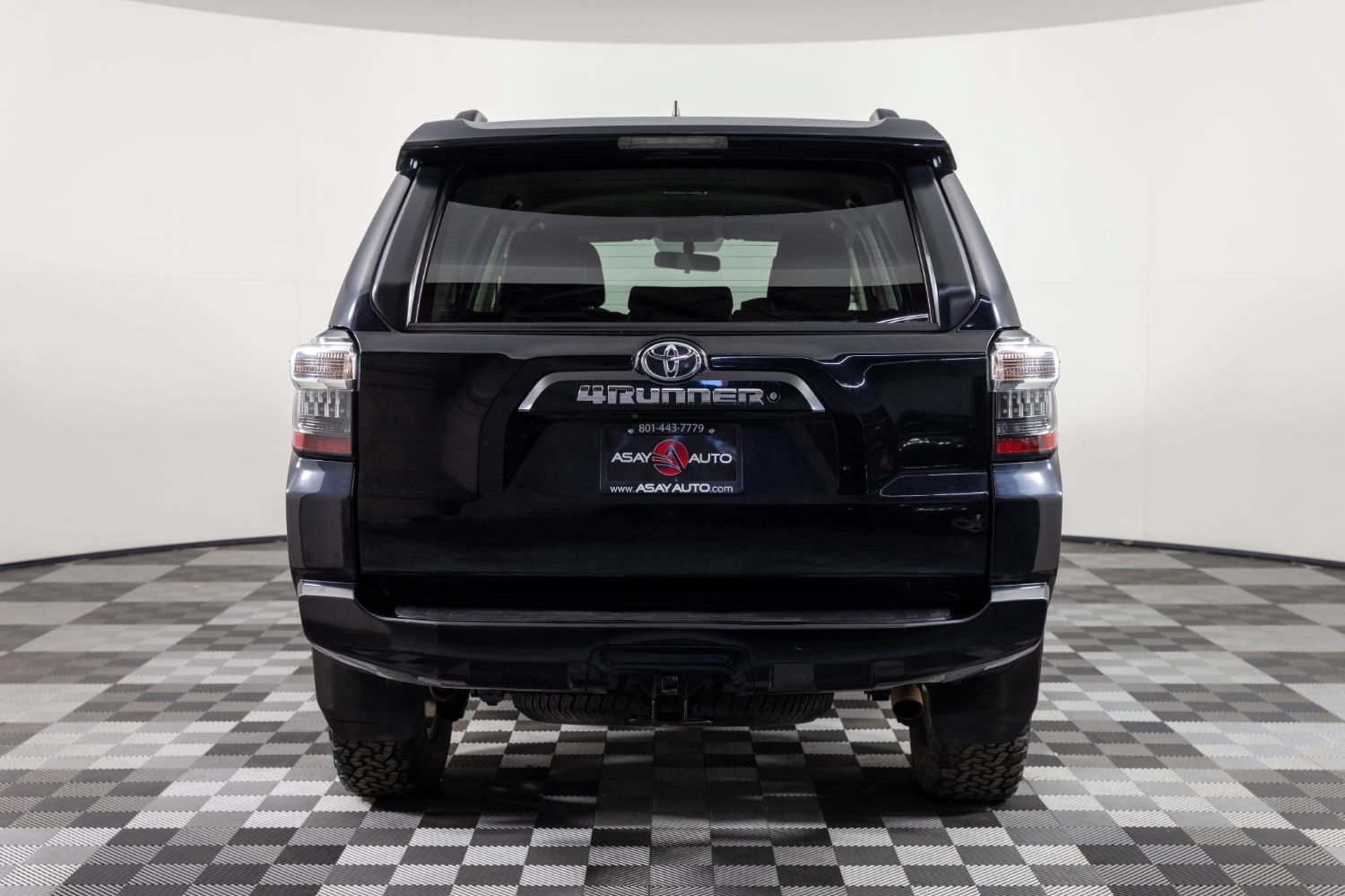 Used 2019 Toyota 4Runner SR5 AWD/4WD image 6