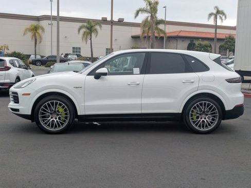 Used 2023 Porsche Cayenne Platinum Edition AWD/4WD image 8