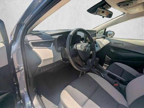 Used 2025 Toyota Corolla LE FWD image 9