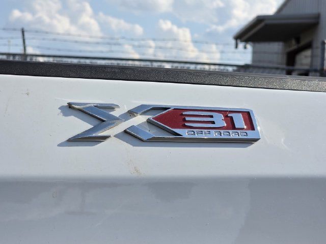 Used 2023 GMC Sierra 1500 SLT w/ SLT Premium Plus Package AWD/4WD image 10