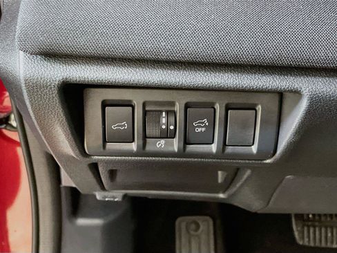 Used 2025 Subaru Outback Premium AWD/4WD image 14
