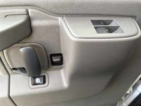 Used 2020 GMC Savana 3500 w/ Power Convenience Package RWD image 19