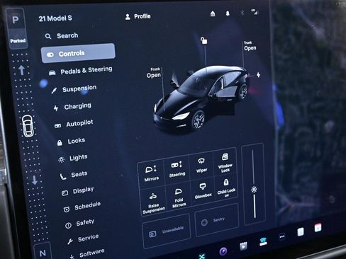 Used 2021 Tesla Model S Plaid image 15