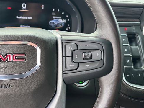 Used 2022 GMC Yukon SLT w/ SLT Premium Package image 15