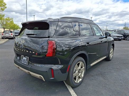 Used 2025 MINI Cooper Countryman S w/ Comfort Package Max image 6