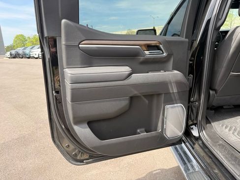 Used 2025 Chevrolet Silverado 1500 High Country w/ Z71 Off-Road Package image 19