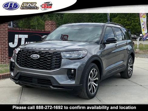 Used 2025 Ford Explorer ST-Line w/ Premium Package RWD image 3