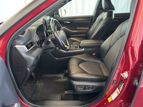 Used 2022 Toyota Highlander XSE image 4