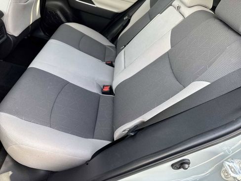 Used 2022 Toyota RAV4 XLE image 18