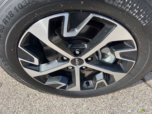 Used 2025 Kia Sportage EX image 39