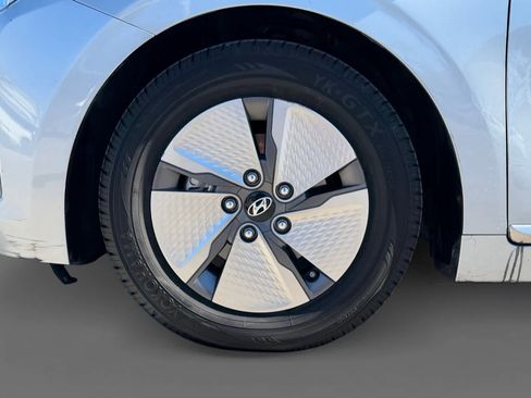 Certified 2022 Hyundai Ioniq SE image 14