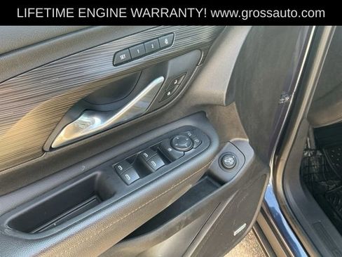 Used 2019 GMC Terrain SLT w/ GMC Pro Grade Package AWD/4WD image 9