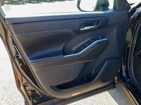 Used 2022 Toyota Highlander XSE image 9