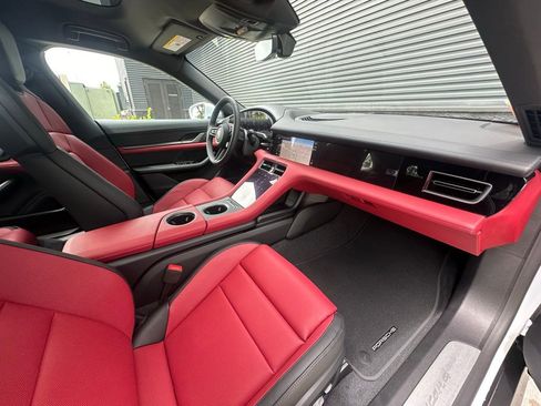 Used 2025 Porsche Taycan 4 Cross Turismo image 31