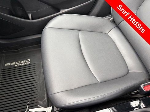 Used 2025 Toyota Corolla Cross XLE w/ Convenience Package AWD/4WD image 27