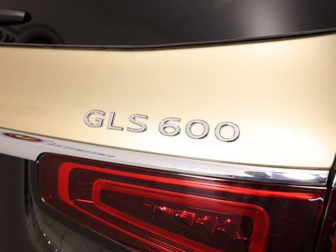 Used 2023 Mercedes-Benz Maybach GLS 600 4MATIC image 16