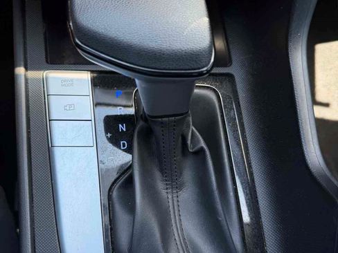Used 2023 Hyundai Elantra SEL FWD image 14